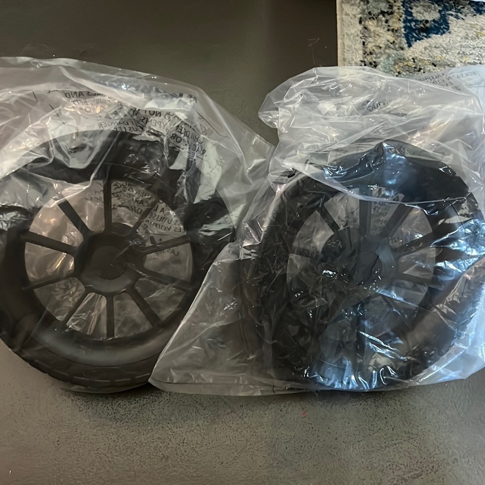 Evenflo xplore rear tires